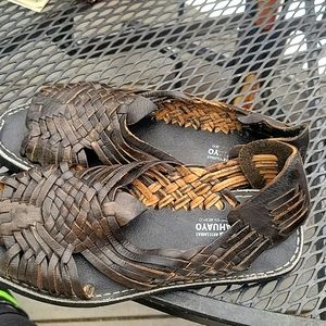 NeW Huarache sandals